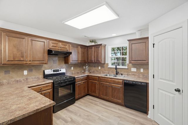 4807 MANHASSET DR, Columbia, MO 65203