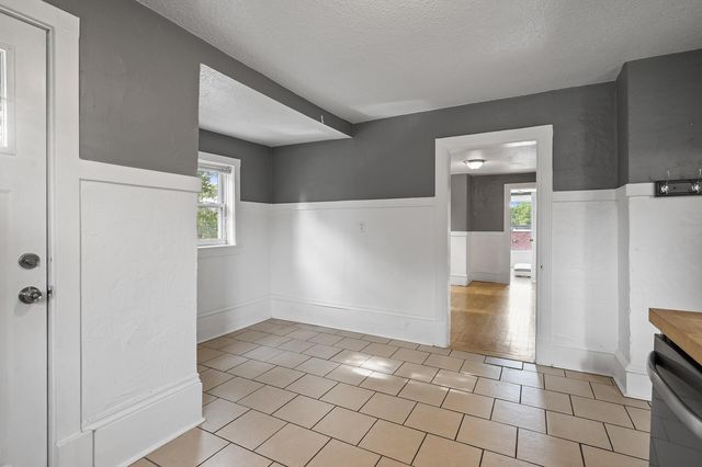 690 Lowry Avenue NE, Minneapolis, MN 55418