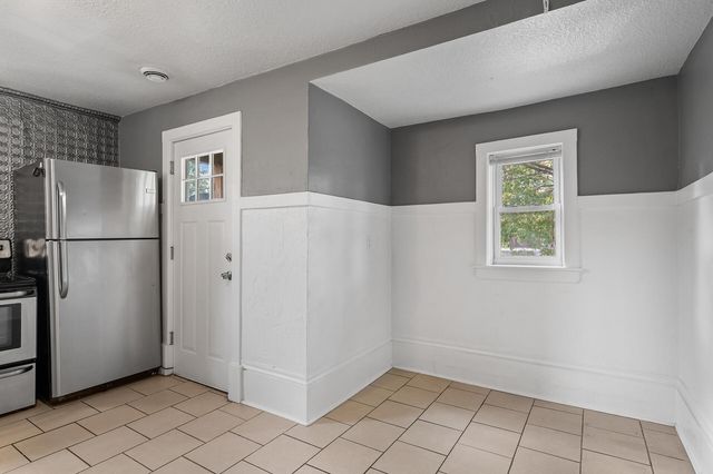 690 Lowry Avenue NE, Minneapolis, MN 55418