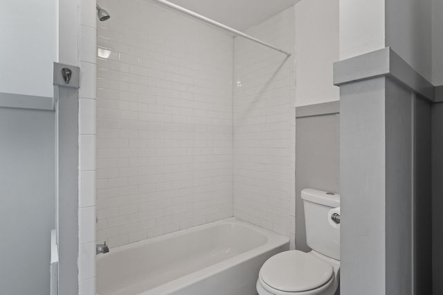 690 Lowry Avenue NE, Minneapolis, MN 55418