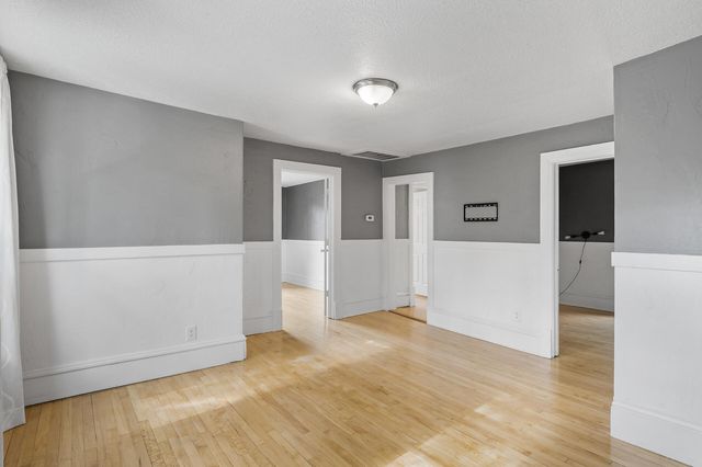 690 Lowry Avenue NE, Minneapolis, MN 55418