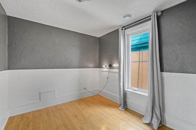 690 Lowry Avenue NE, Minneapolis, MN 55418