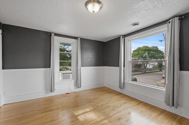 690 Lowry Avenue NE, Minneapolis, MN 55418