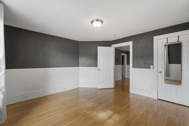 690 Lowry Avenue NE, Minneapolis, MN 55418