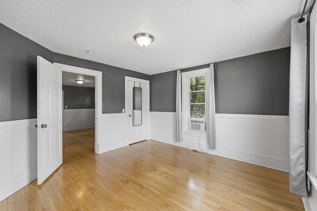 690 Lowry Avenue NE, Minneapolis, MN 55418