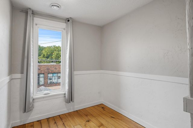 690 Lowry Avenue NE, Minneapolis, MN 55418