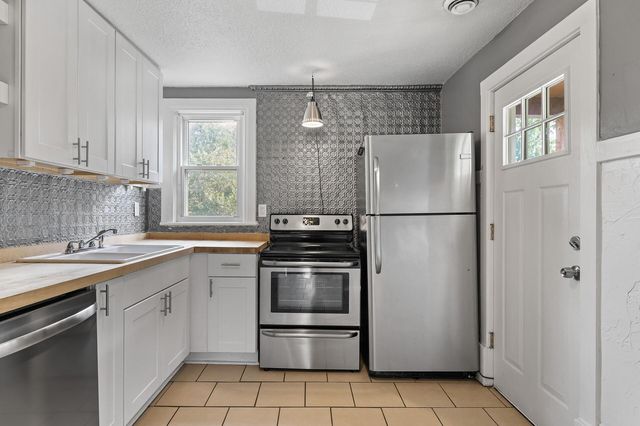 690 Lowry Avenue NE, Minneapolis, MN 55418