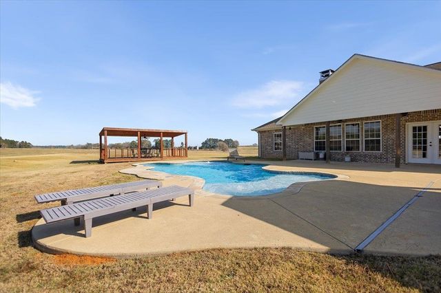 22727 County Road 2166, Troup, TX 75789