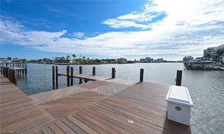 128 BAYVIEW AVE, Naples, FL 34108