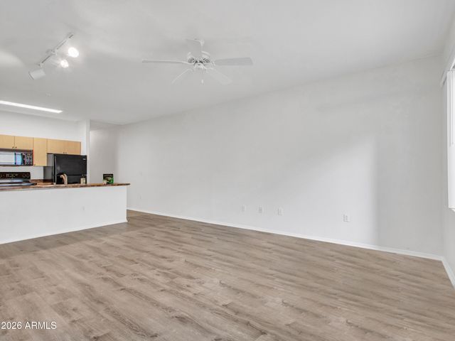18416 N CAVE CREEK Road 1075, Phoenix, AZ 85032
