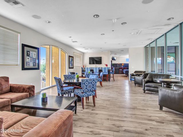 18416 N CAVE CREEK Road 1075, Phoenix, AZ 85032