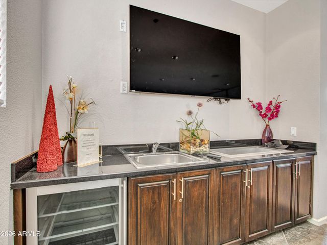18416 N CAVE CREEK Road 1075, Phoenix, AZ 85032