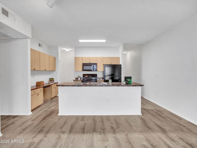 18416 N CAVE CREEK Road 1075, Phoenix, AZ 85032