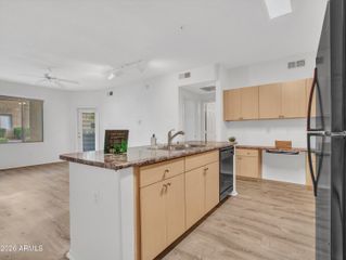 18416 N CAVE CREEK Road 1075, Phoenix, AZ 85032
