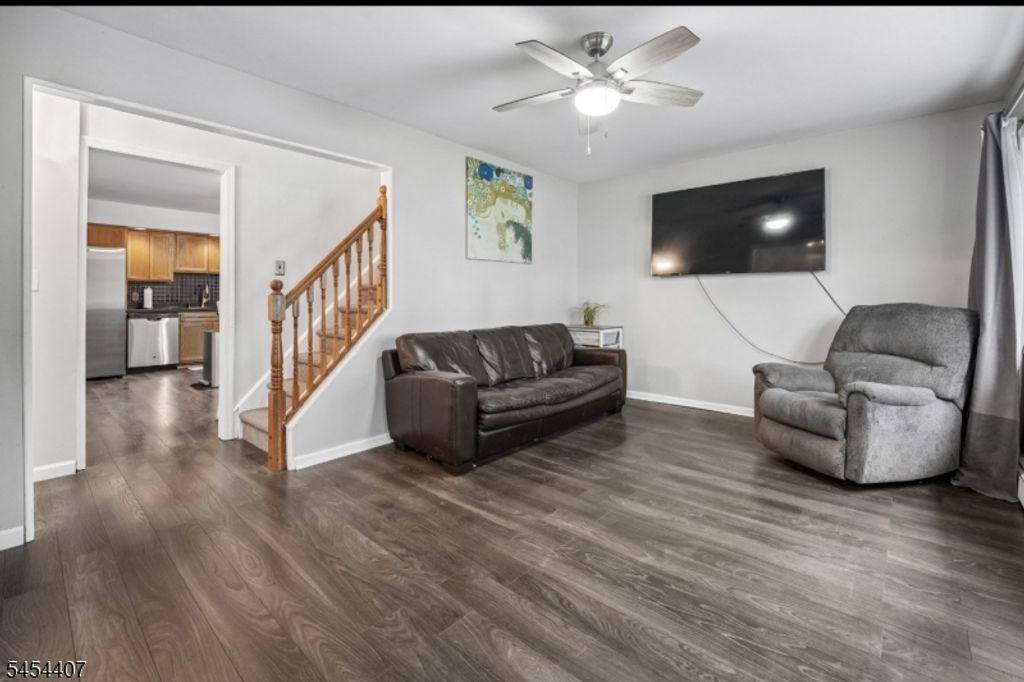 29 Henry St, Elmwood Park Boro, NJ 07407 — photo 5