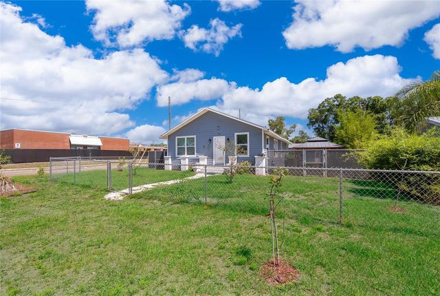 702 E GILCHRIST STREET, Plant City, FL 33563