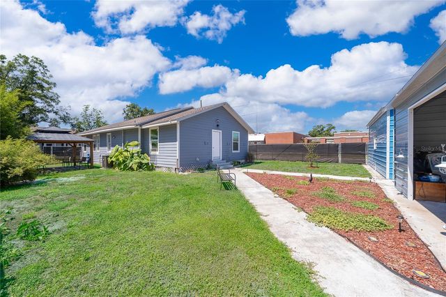 702 E GILCHRIST STREET, Plant City, FL 33563