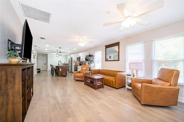 702 E GILCHRIST STREET, Plant City, FL 33563