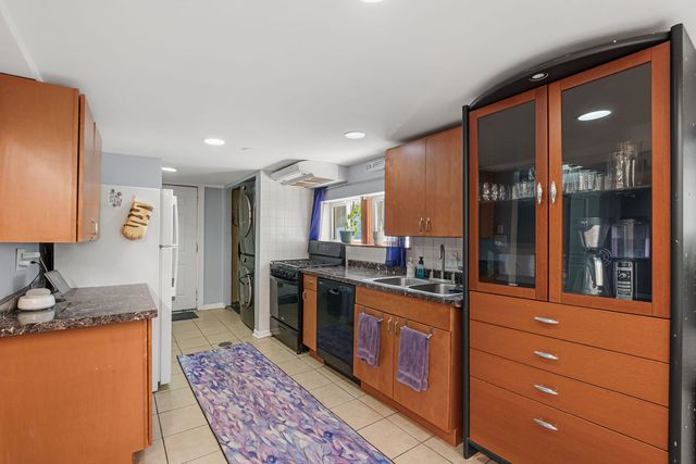 6141 N Maplewood Avenue, Chicago, IL 60659