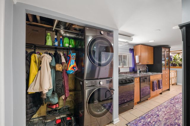 6141 N Maplewood Avenue, Chicago, IL 60659