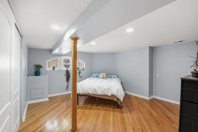 6141 N Maplewood Avenue, Chicago, IL 60659
