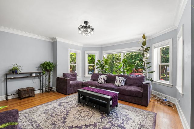 6141 N Maplewood Avenue, Chicago, IL 60659