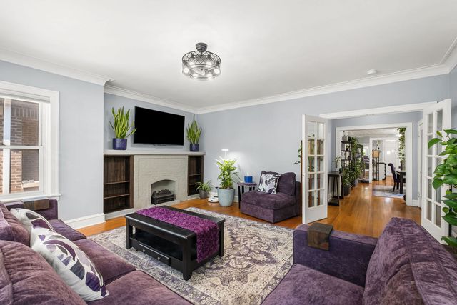 6141 N Maplewood Avenue, Chicago, IL 60659