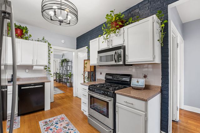 6141 N Maplewood Avenue, Chicago, IL 60659