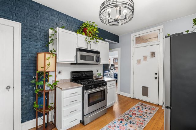 6141 N Maplewood Avenue, Chicago, IL 60659