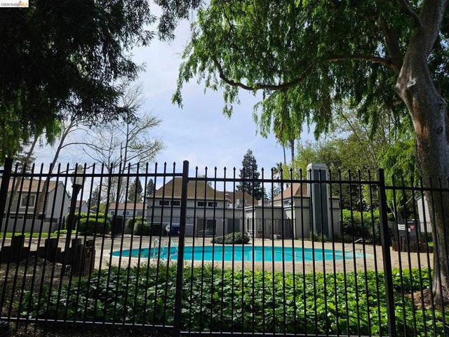 3715 Northwood Dr G, Concord, CA 94520