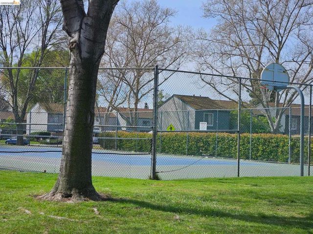 3715 Northwood Dr G, Concord, CA 94520