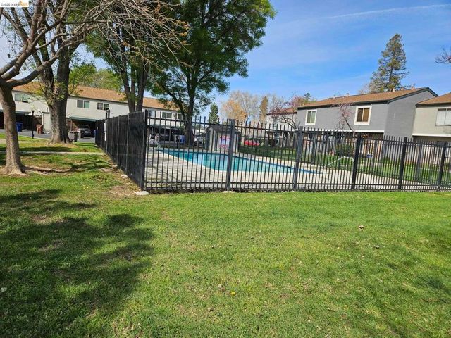 3715 Northwood Dr G, Concord, CA 94520