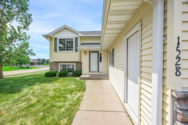 1528 Sequoia Lane, New Richmond, WI 54017