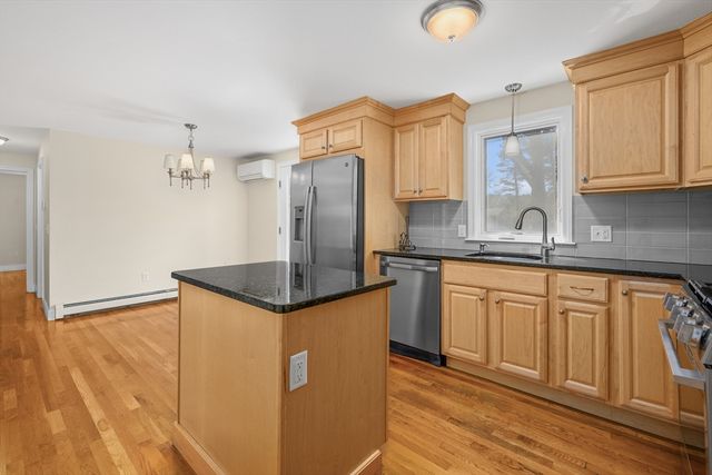 2 W Crossfield Rd, Sandwich, MA 02644