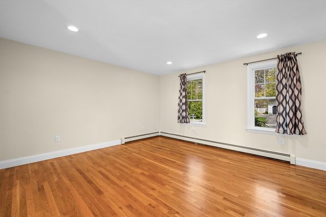 2 W Crossfield Rd, Sandwich, MA 02644