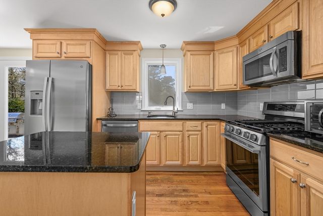 2 W Crossfield Rd, Sandwich, MA 02644