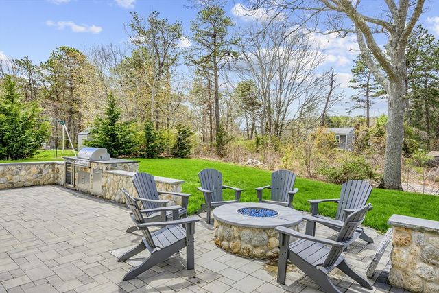 2 W Crossfield Rd, Sandwich, MA 02644