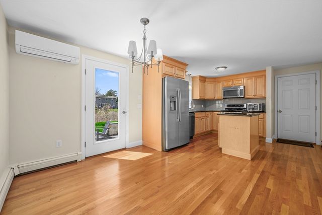 2 W Crossfield Rd, Sandwich, MA 02644