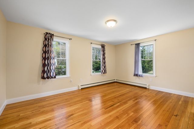 2 W Crossfield Rd, Sandwich, MA 02644