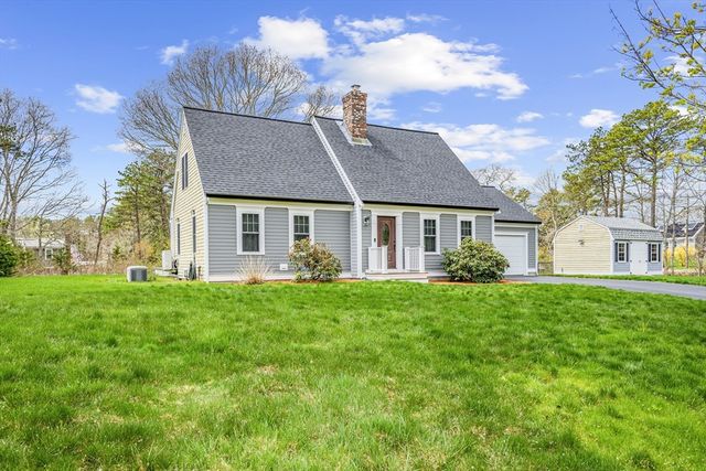 2 W Crossfield Rd, Sandwich, MA 02644