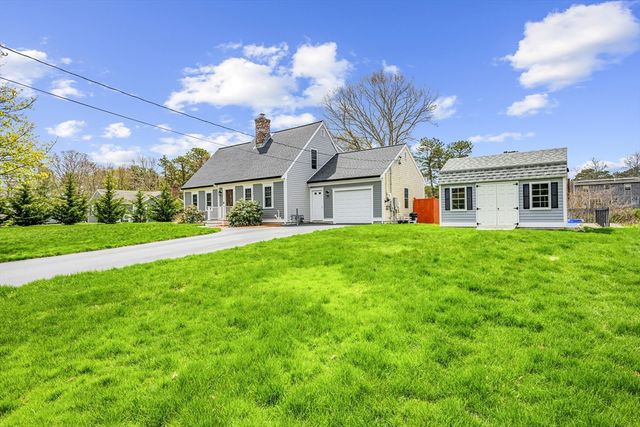 2 W Crossfield Rd, Sandwich, MA 02644