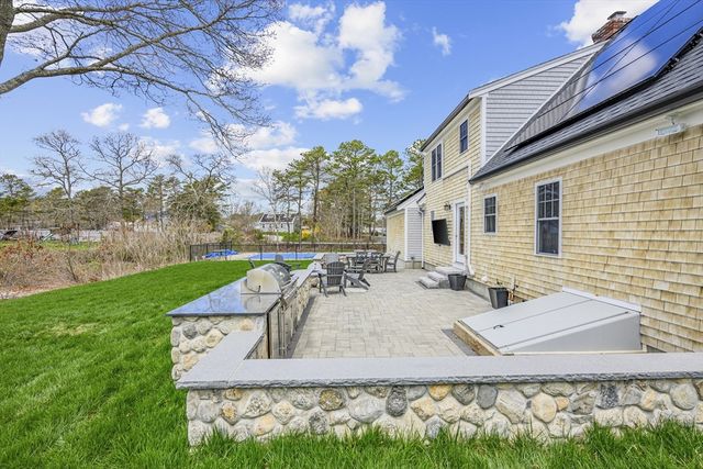 2 W Crossfield Rd, Sandwich, MA 02644