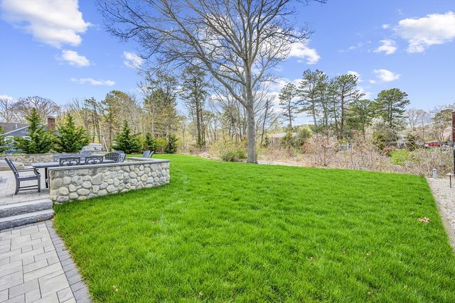 2 W Crossfield Rd, Sandwich, MA 02644