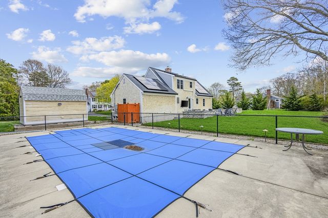 2 W Crossfield Rd, Sandwich, MA 02644