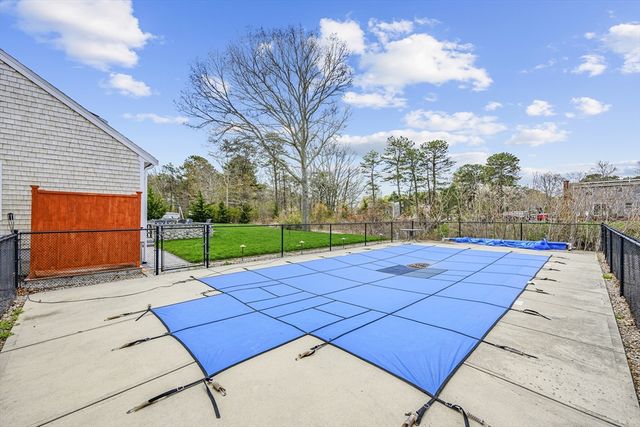 2 W Crossfield Rd, Sandwich, MA 02644