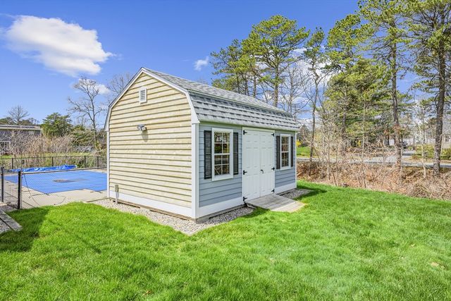 2 W Crossfield Rd, Sandwich, MA 02644