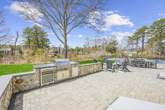 2 W Crossfield Rd, Sandwich, MA 02644