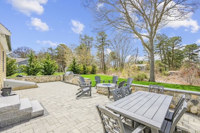 2 W Crossfield Rd, Sandwich, MA 02644