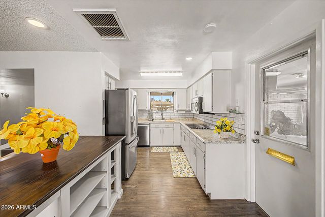 755 N 63RD Place, Mesa, AZ 85205