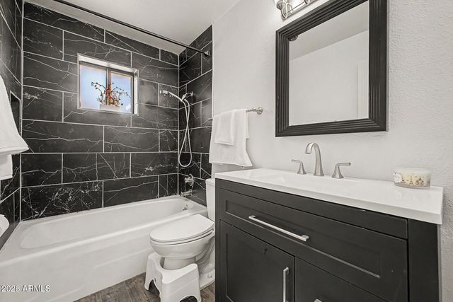 755 N 63RD Place, Mesa, AZ 85205